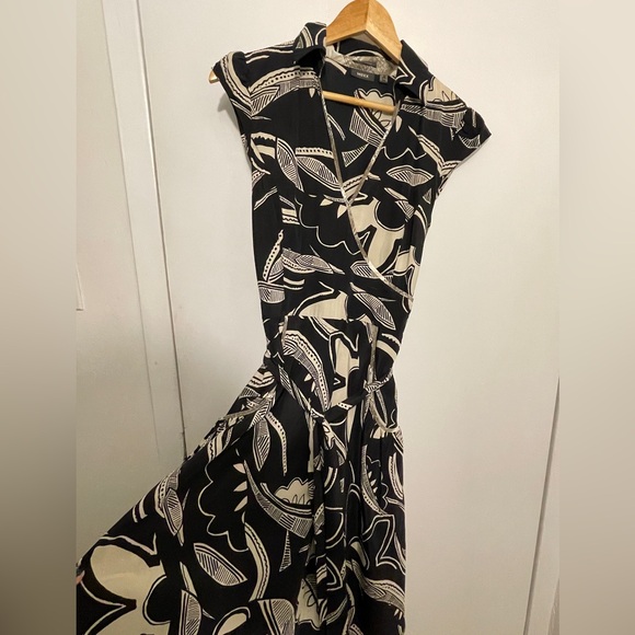 Mexx Silk Blend, Black and Cream Patterned Dress - Picture 1 of 5